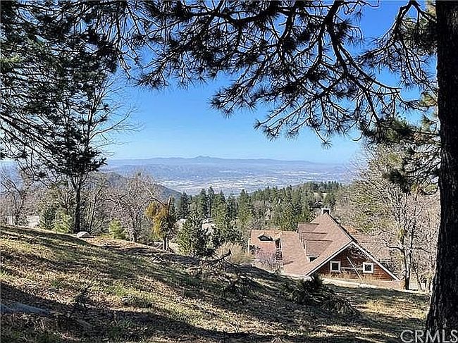 Photo of 30280 Leprechaun Ct, Running Springs, CA