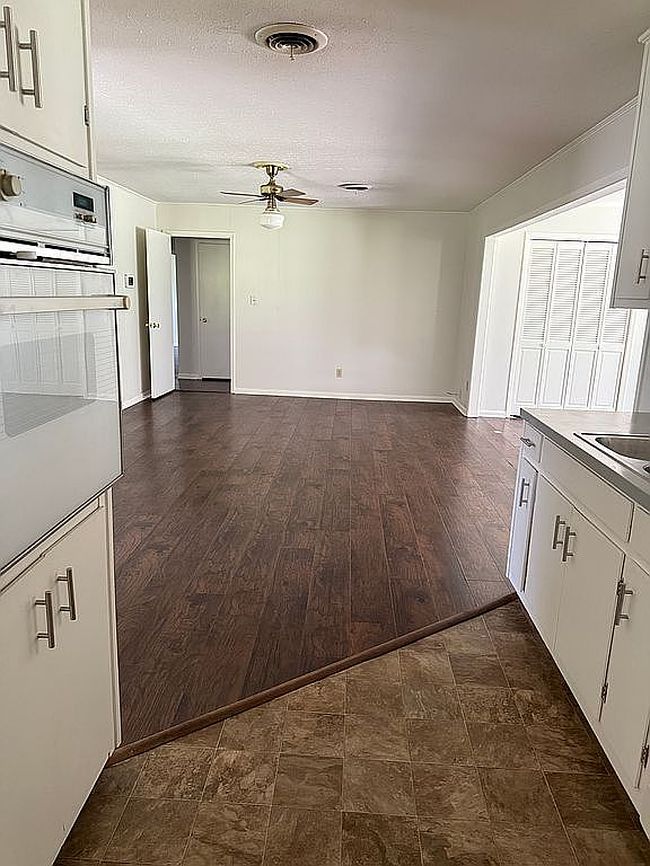 Image of 1303 Van Buren Ave