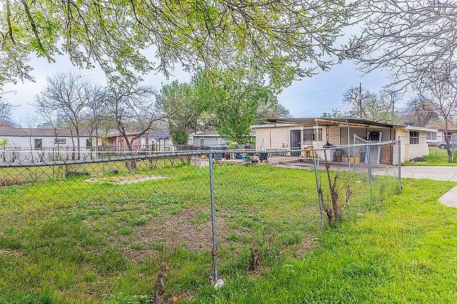 Additional photo 2 of property located at 2003 Lamar St