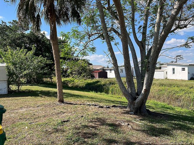 Image of 21946 Hernando Ave