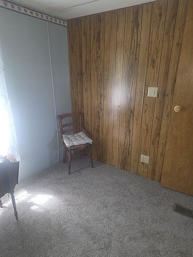 Photo of 34 Del Ct W, Lockport, NY