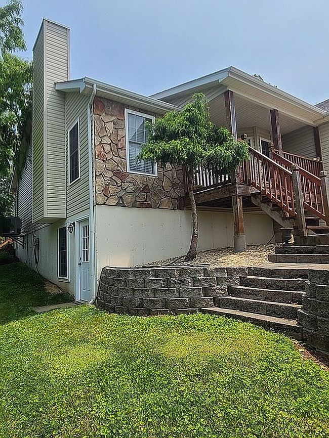 Photo of 205 Bogy St, De Soto, MO