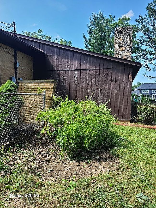 Photo of 12658 Gardenside Dr, North Royalton, OH