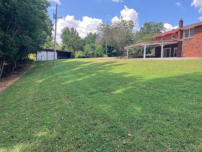 Photo of 5279 Oak Grove Rd, Red Boiling Springs, TN