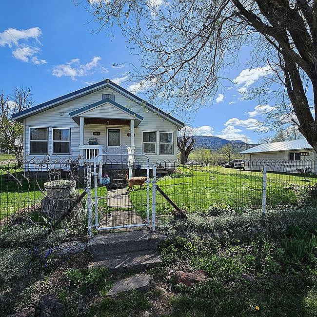 Photo of 298 Main St