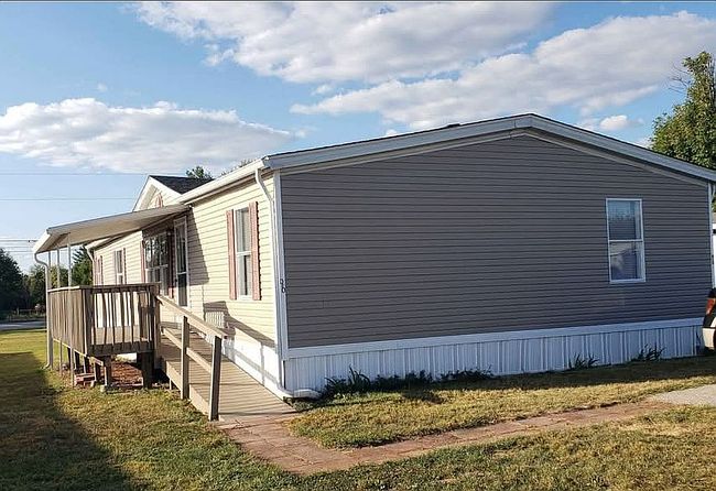 Photo of 96 Sherrill Dr