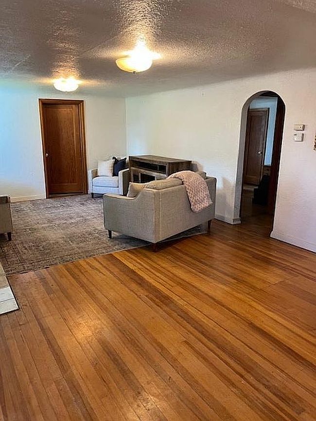 Photo of 307 Oregon St, Adrian, OR