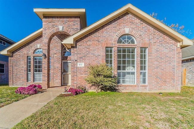 Additional photo of property located at 853 Summit Pointe