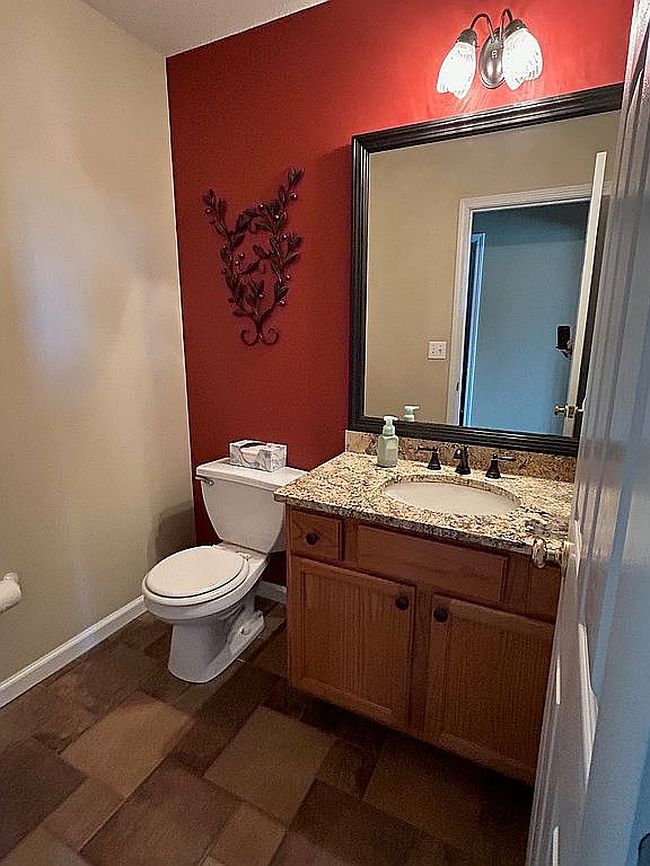 Photo of 104 Oaklawn Dr, Glen Carbon, IL