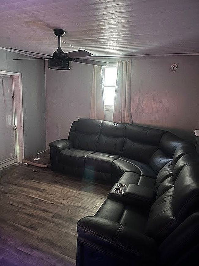 Preview of property located at 218 N 4th St