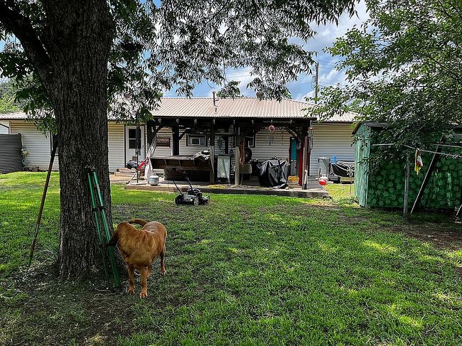 Additional photo 2 of property located at 807 Carver St