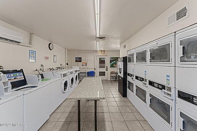 Additional photo 1 of property located at 1360 S Avenida Polar Apt J112