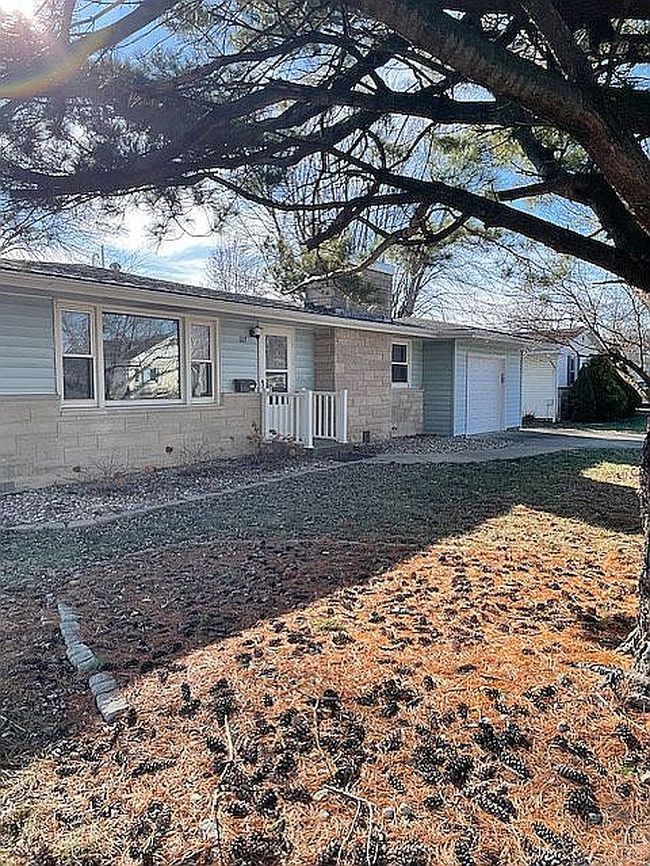 Image of 107 W Eiche Ave