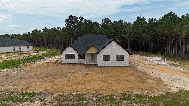 Photo of 50 Hidden Lake Dr, Tallassee, AL