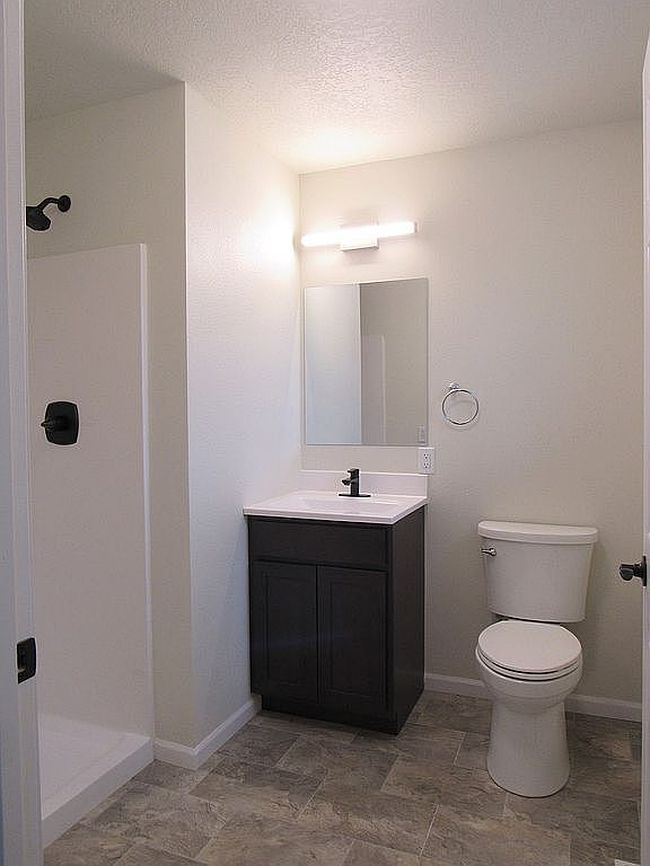 Photo of 303 W 6th St, Monticello, IA