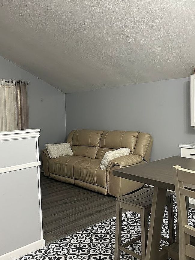 Additional photo 1 of property located at 85 White Oak Ln