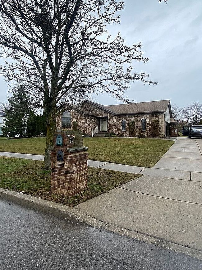 Image of 21 Greenbriar Dr