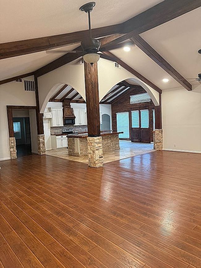 Photo of 1006 Aspen Ln