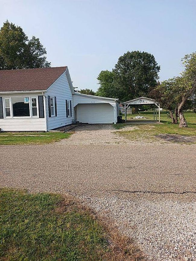 Photo of 105 Fulton St, Dunfermline, IL