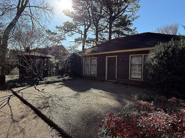 Image of 2016 Abbey Ln