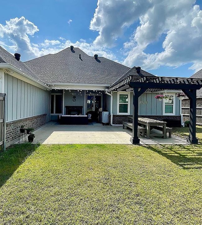 Image of 731 Breston Ln