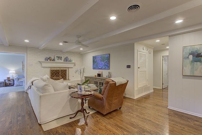 Photo of 4200 Bilglade Rd, Fort Worth, TX