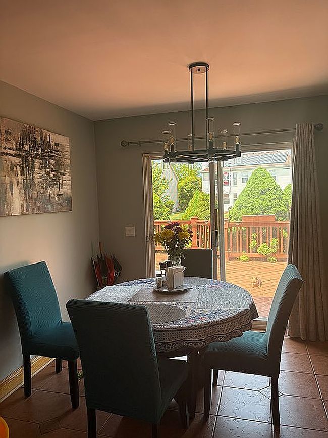 Additional photo 3 of property located at 2578 Crestview Dr