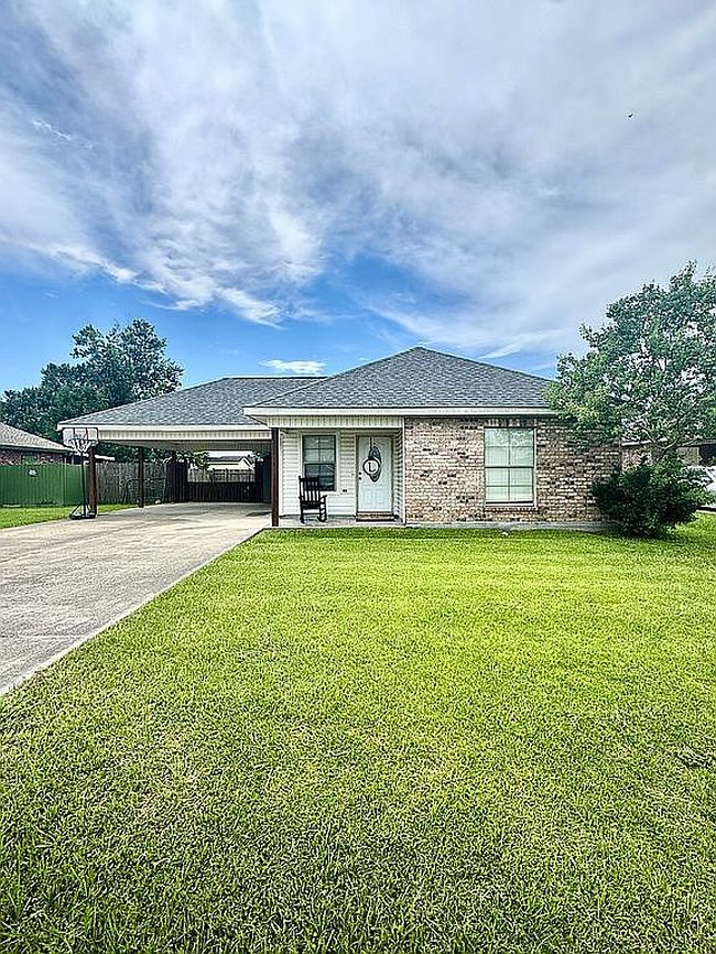 Photo of 2464 Pineridge St, Thibodaux, LA