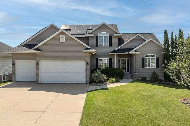 Photo of 250 N 16th Ave, Hiawatha, IA
