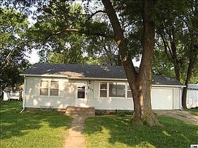 Photo of 611 Pearl St, Rossville, KS