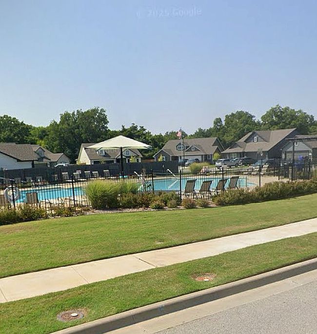 Additional photo 2 of property located at 1813 E Winston St