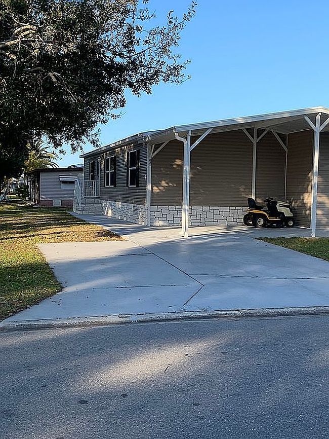 Image of 851 Laurel Cir