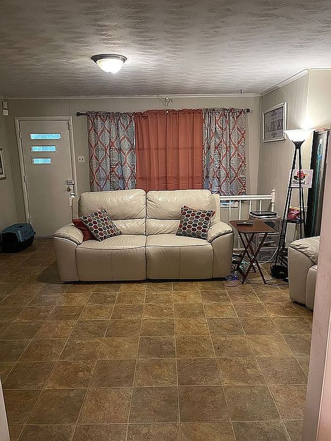 Image of 3836 Lakehurst Dr
