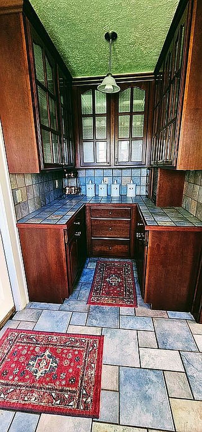 Image of 1275 N 6th St