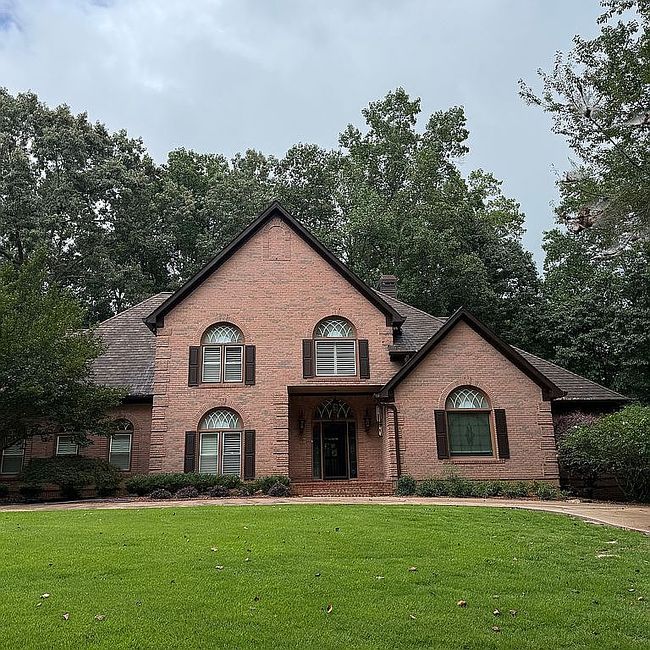 Photo of 1002 Iron Mountain Rd