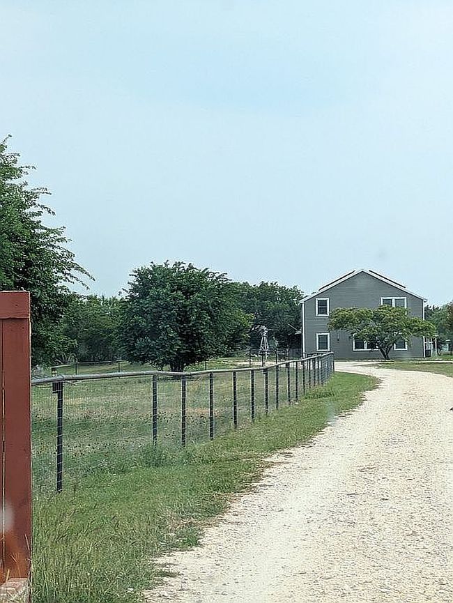 Image of 3706 E Main St