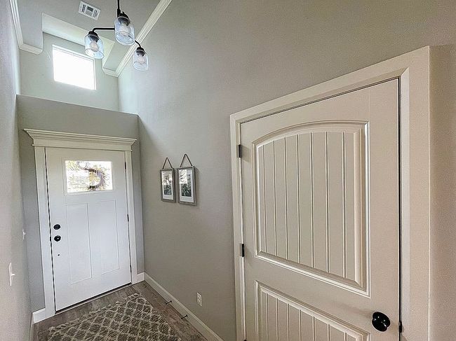 Additional photo 2 of property located at 910 N Ash Ave