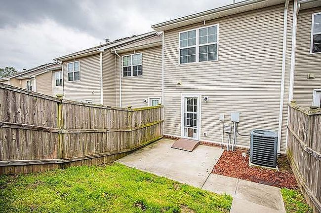 Image of 1421 Riverbrook Dr