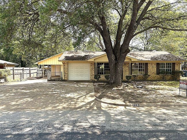 Image of 208 N Rainbow Dr