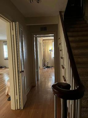 Image of 1358 S Pkwy E