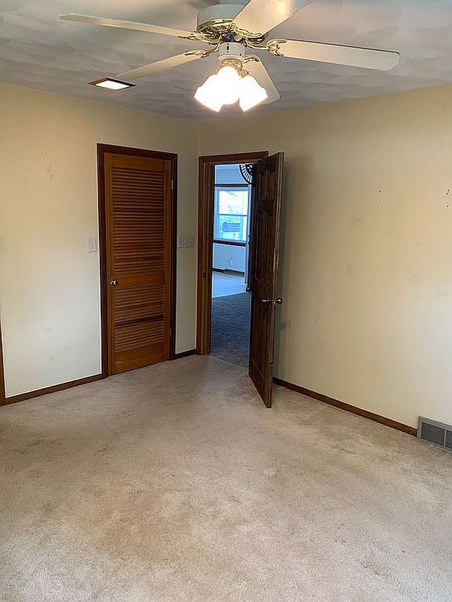 Image of 317 S Spring St