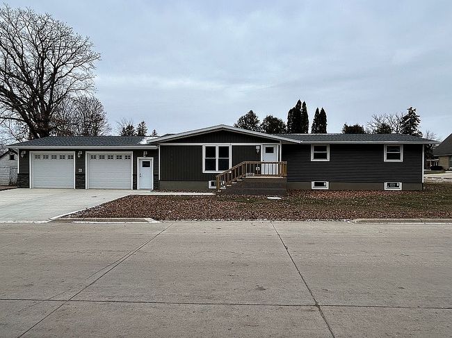 Image of 206 E 2nd St