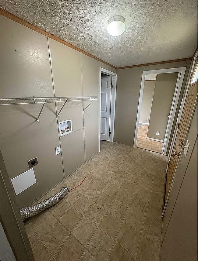 Photo of 300 Sw 8th St #209, Madison, SD