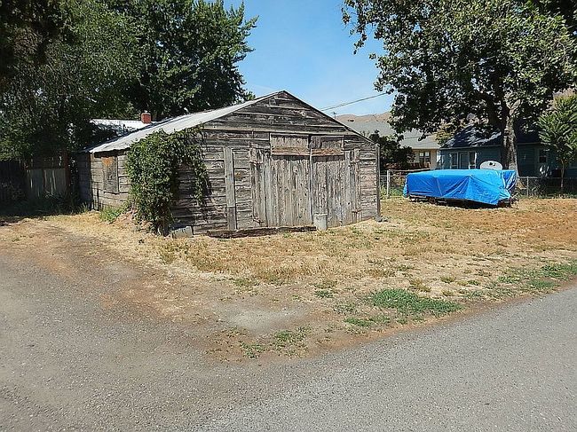 Additional photo 3 of property located at 709 4th St