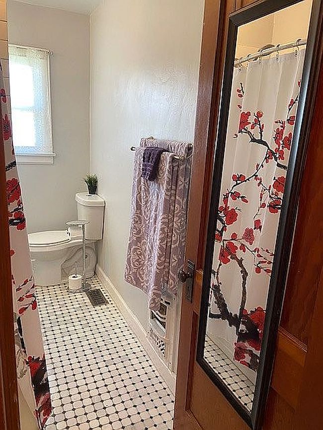 Photo of 549 E 2nd St, Russell, KS