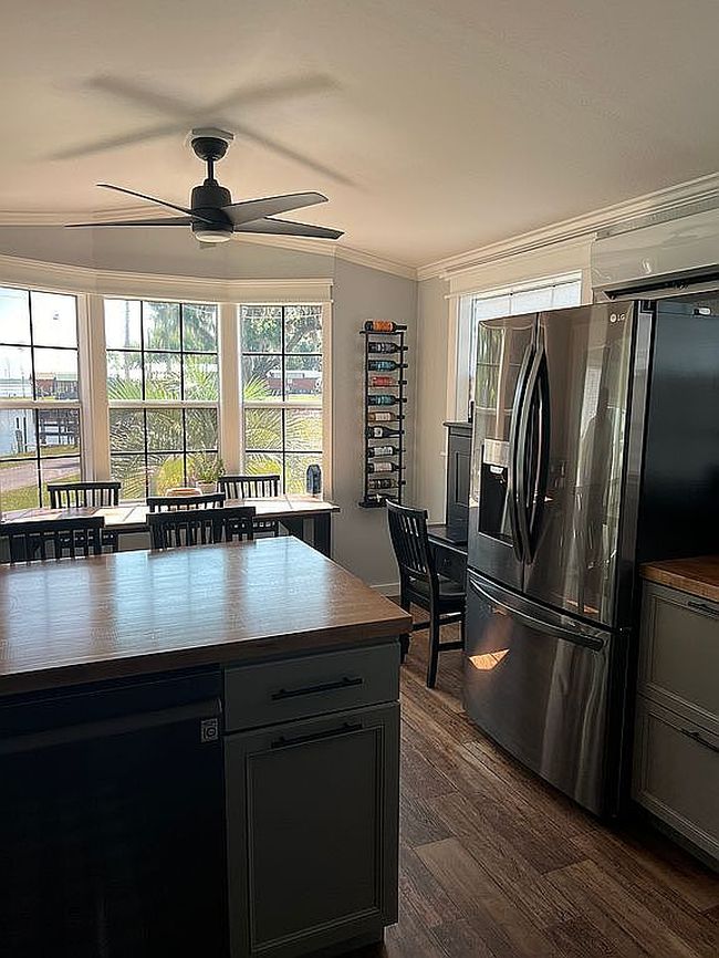Photo of 219 Oak Harbor Cp