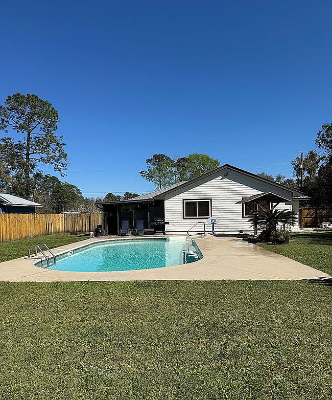 Image of 119 Pine Oak Dr