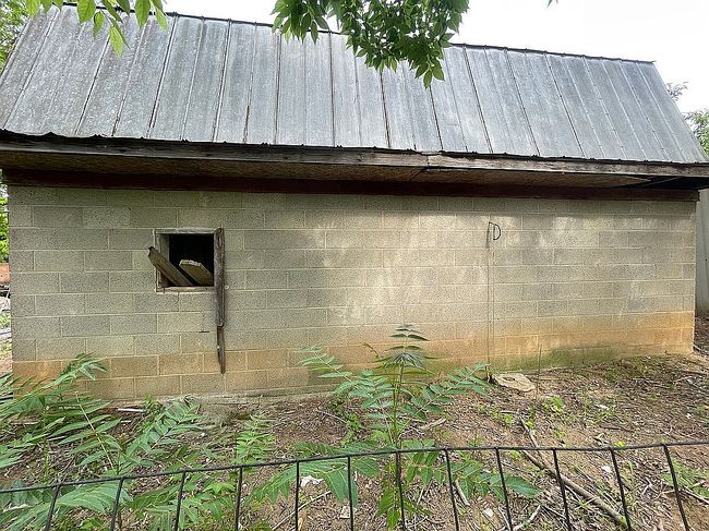 Additional photo 2 of property located at 120 Hinkle Rd