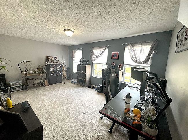 Photo of 3928 Creekwood Dr, Lewis Center, OH