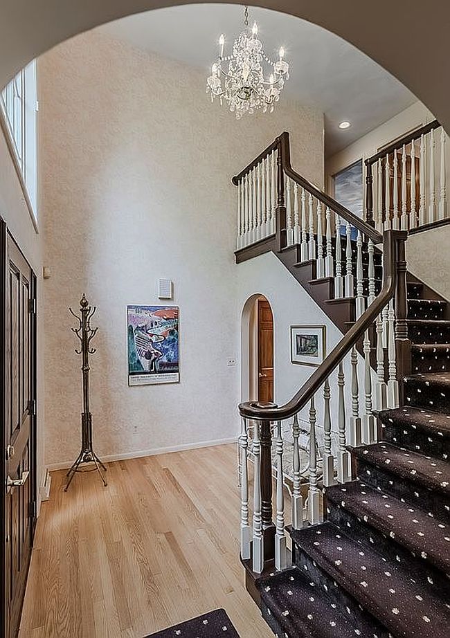 Photo of 7 Juniper Ln, New Hartford, NY